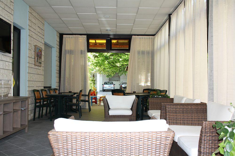 Hotel Villa Dei Gerani Rimini Exteriör bild
