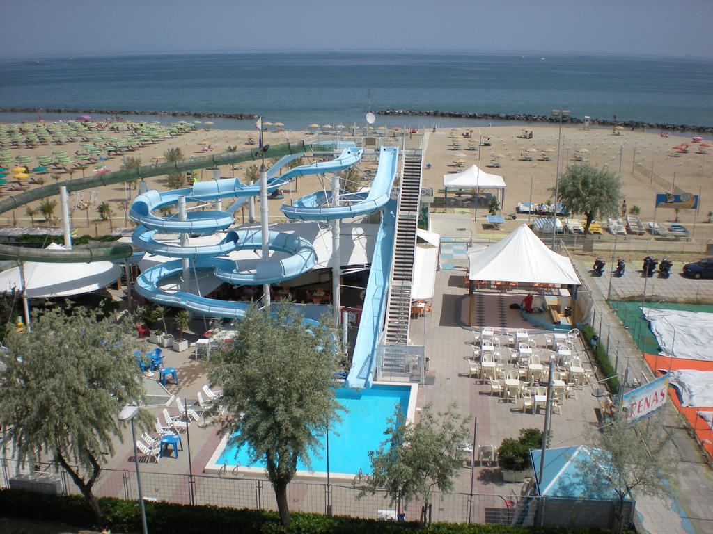Hotel Villa Dei Gerani Rimini Exteriör bild