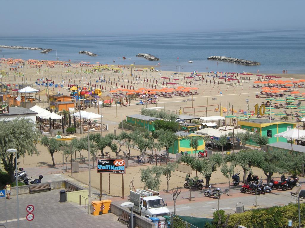 Hotel Villa Dei Gerani Rimini Exteriör bild