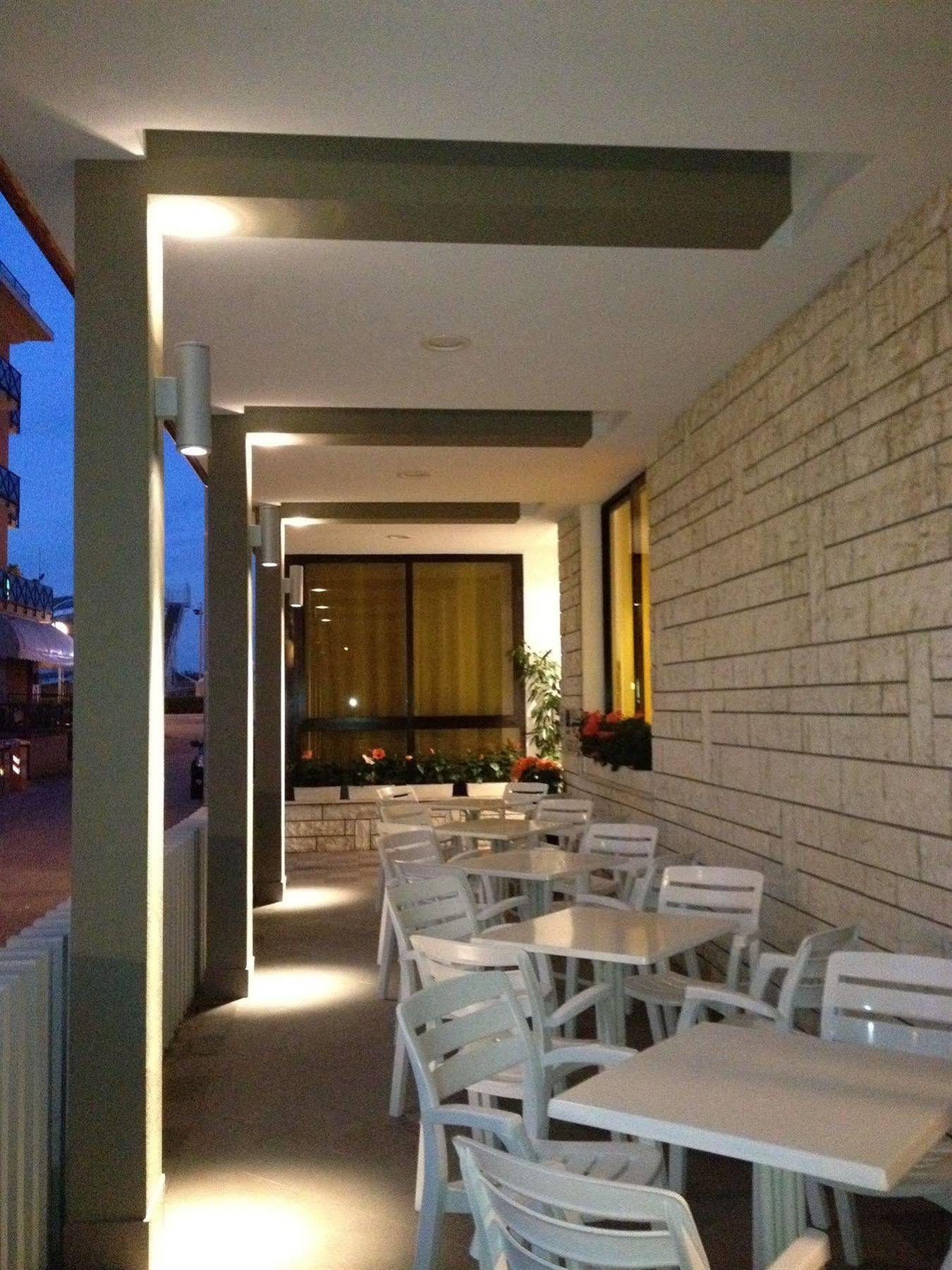 Hotel Villa Dei Gerani Rimini Exteriör bild