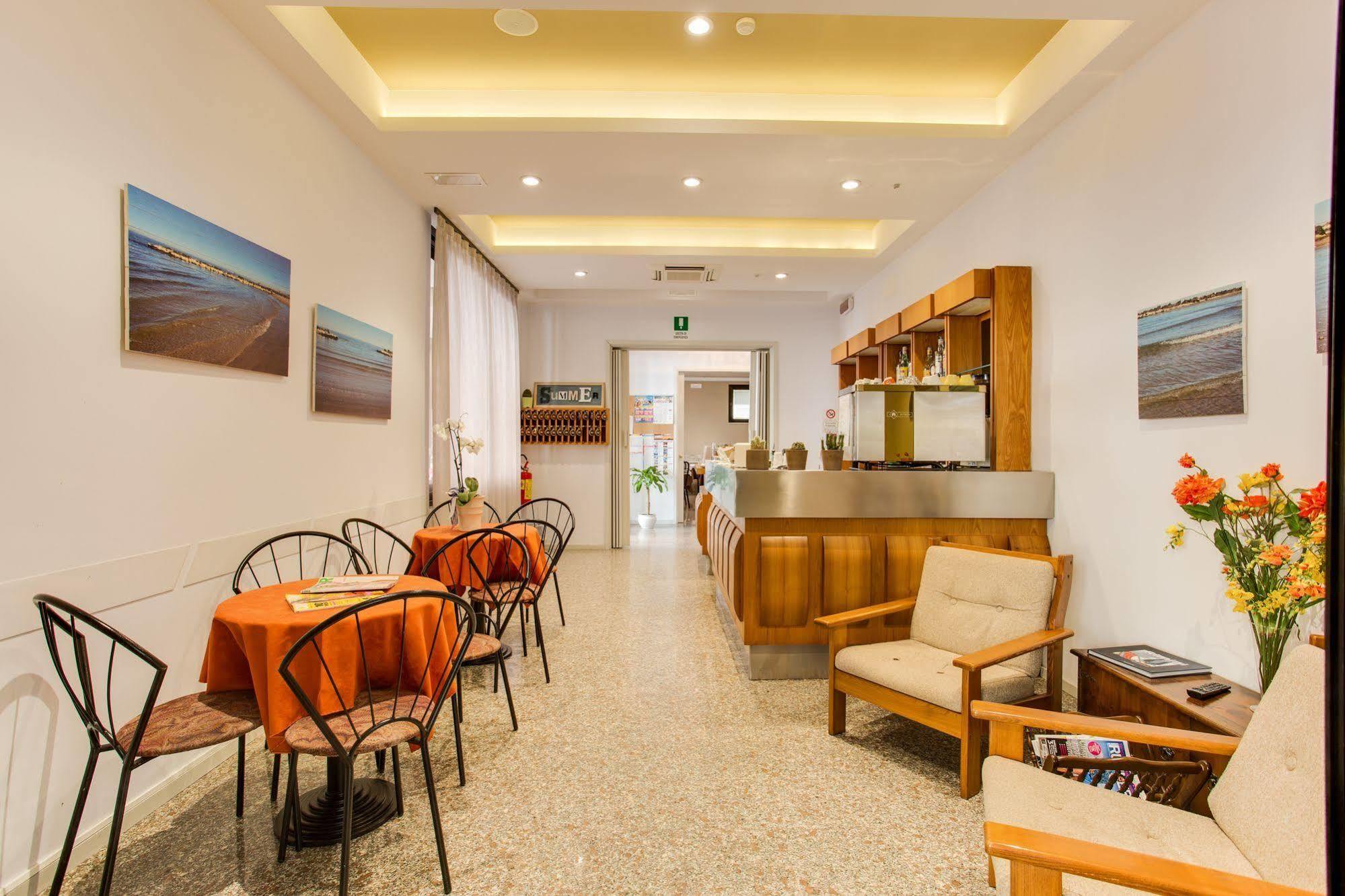 Hotel Villa Dei Gerani Rimini Exteriör bild