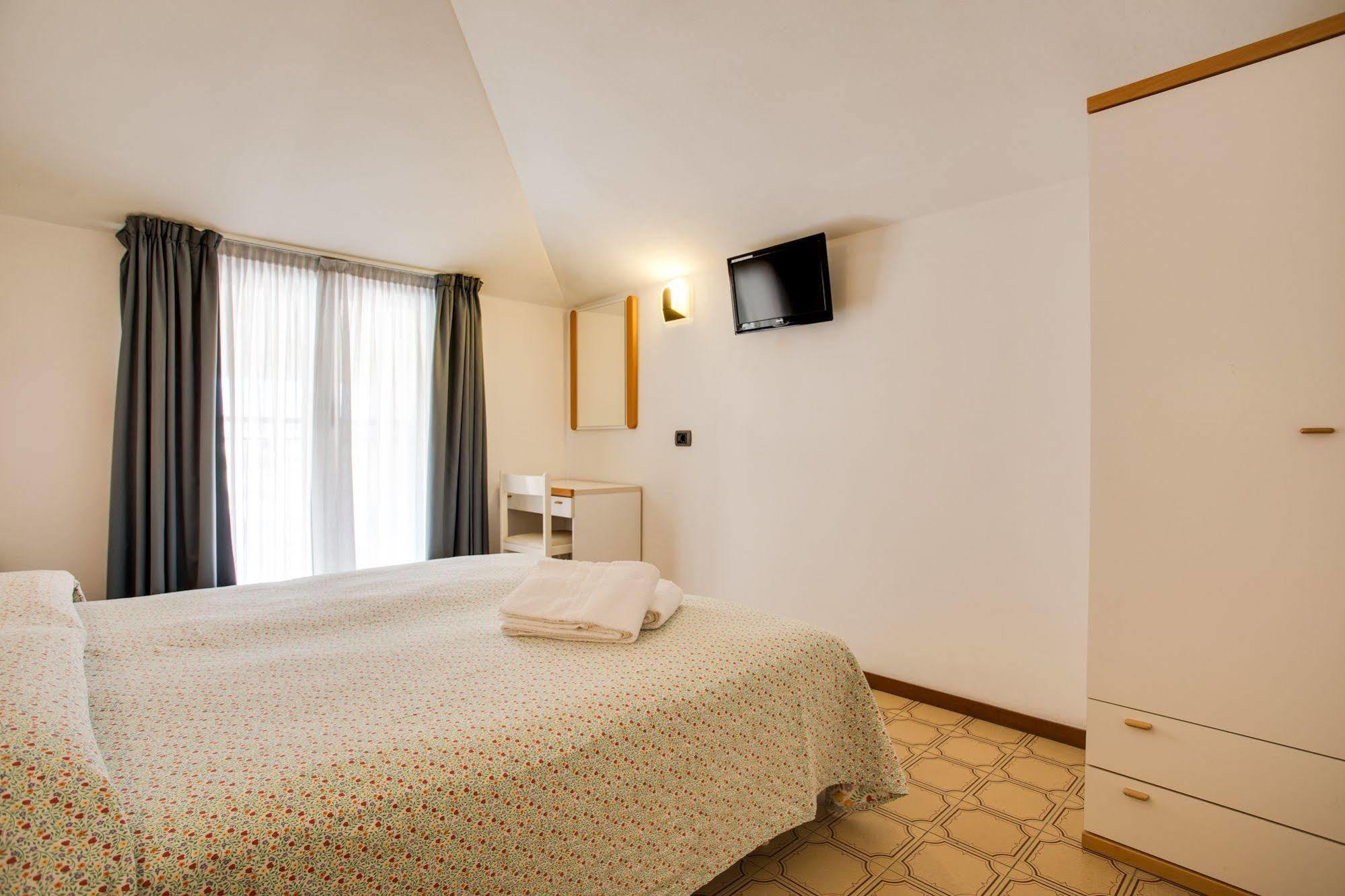 Hotel Villa Dei Gerani Rimini Exteriör bild